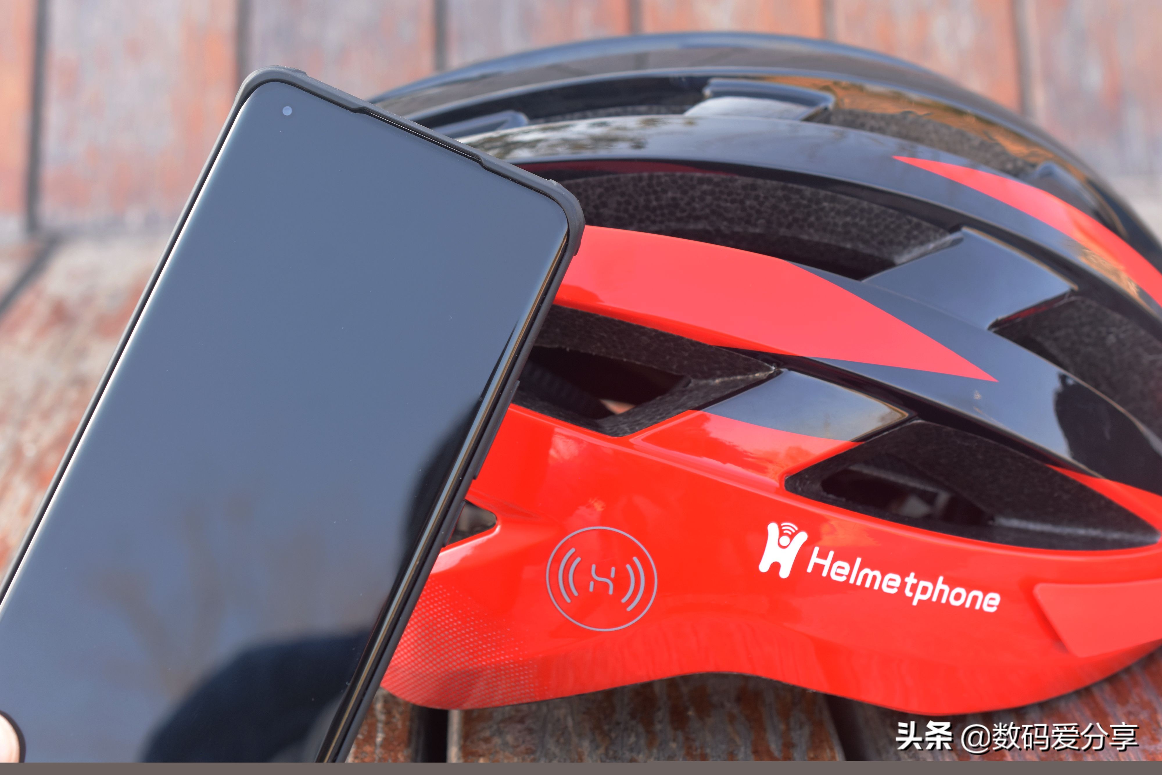 颠覆传统设计的头盔,helmetphonemt1neo智能骑行头盔