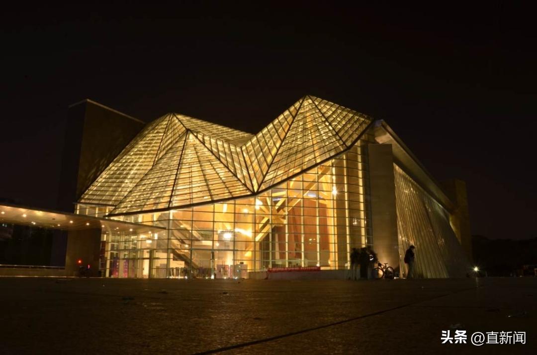 甯曟．鏂璁″闄㈡椂瑁呭睍,绾界害鏃惰璁捐瀛﹂櫌涓庡笗妫柉