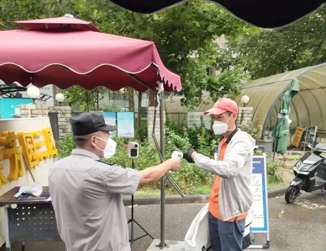 一面锦旗诉说一段暖心事,暖心锦旗情意满满