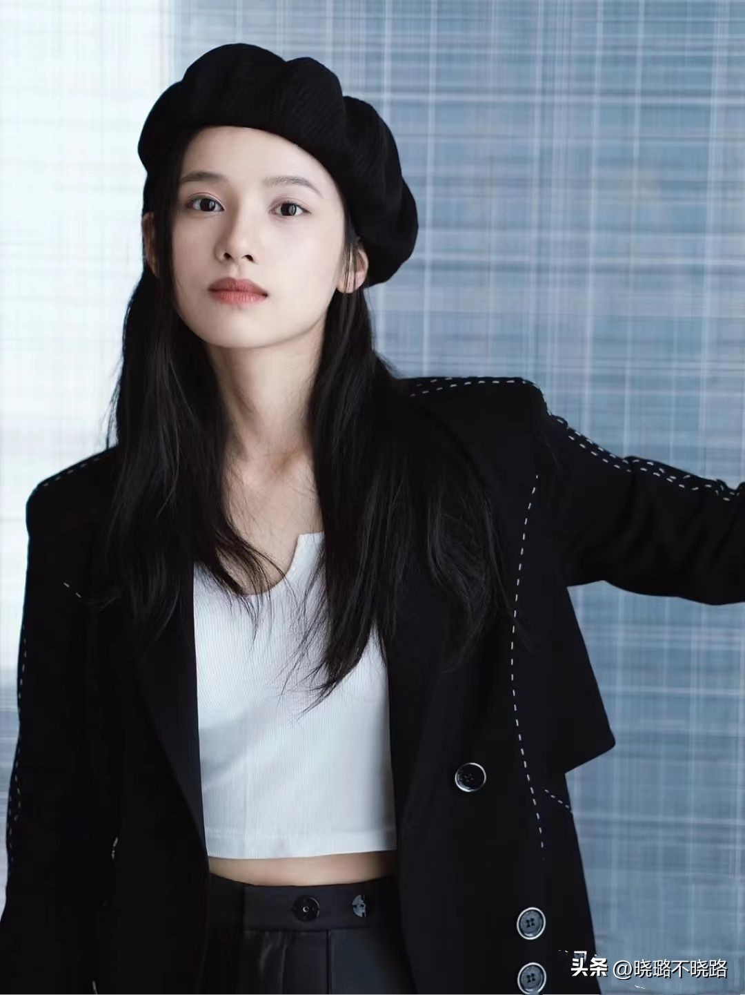 方脸圆脸适合直发还是卷发,大脸方脸适合什么短发型减龄洋气