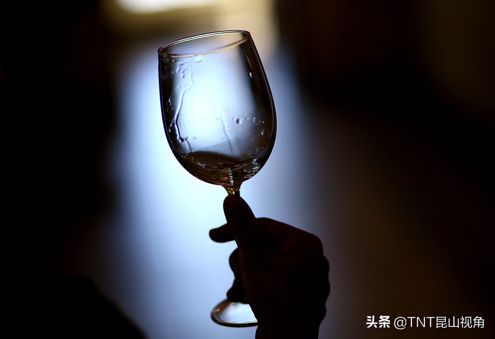 喝红酒醒酒的正确方法,干红酒怎么喝才正确