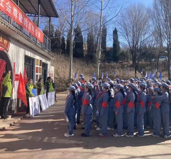 北诗镇科协等部门在卧龙湾康养小镇开展关爱未成年人科普实践研学