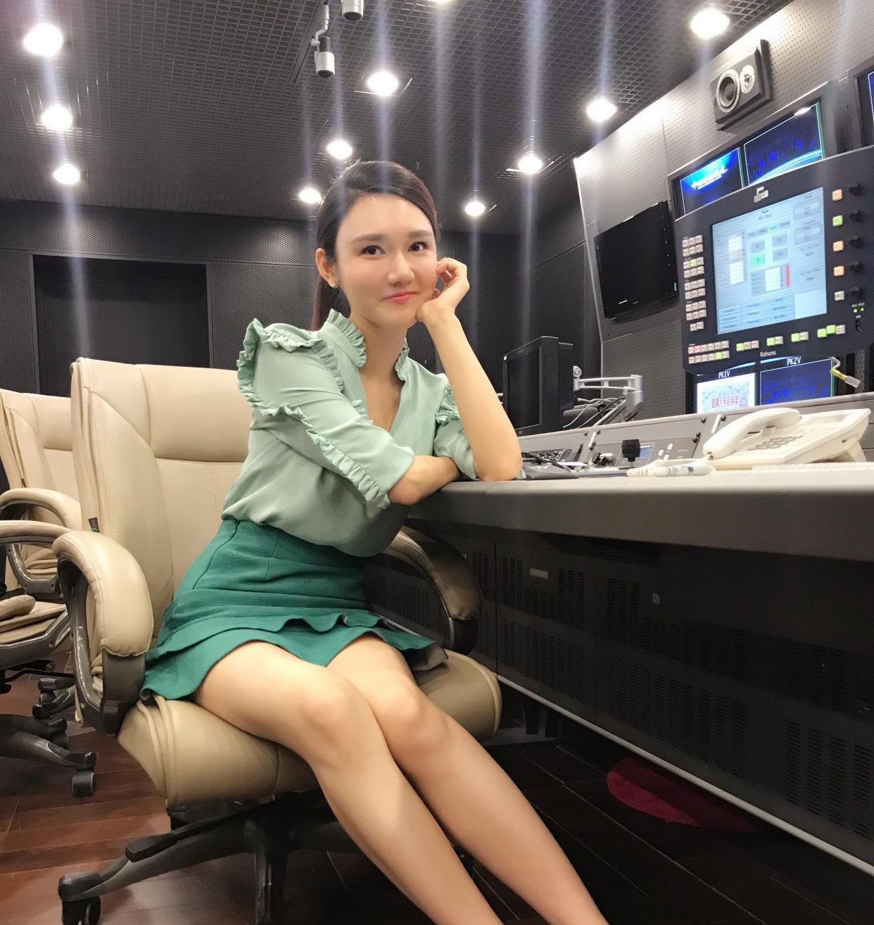 春晚主持人董卿周涛朱迅李思思,春晚主持人董卿朱迅周涛