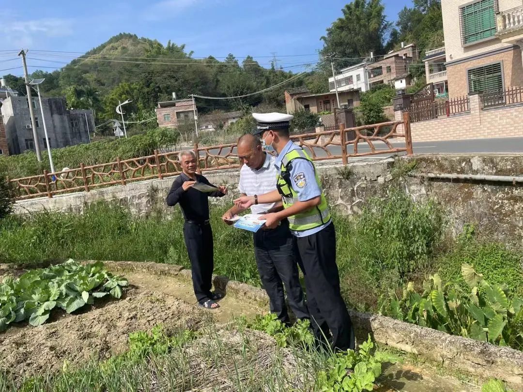 江源交警春季交通安全宣传进农村,农村道路交通安全宣传广播