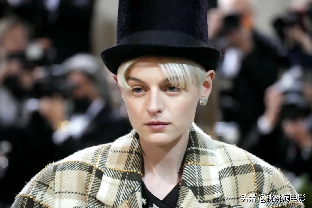 metgala群星红毯造型,2022metgala红毯完整版