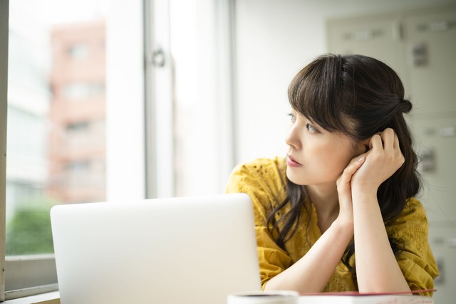 有哪些自由职业是有台电脑、有部手机就能做的？