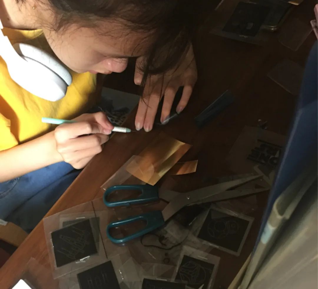 【学园】初中生手做蚀刻片：铜的艺术——化学蚀刻