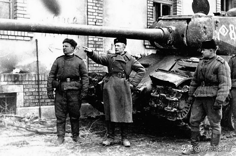 is和is-2哪个更厉害,is2是和虎式同时期的车吗