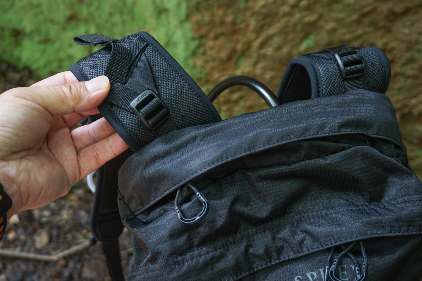 背包小鹰osprey,小鹰魔爪26背包功能详解