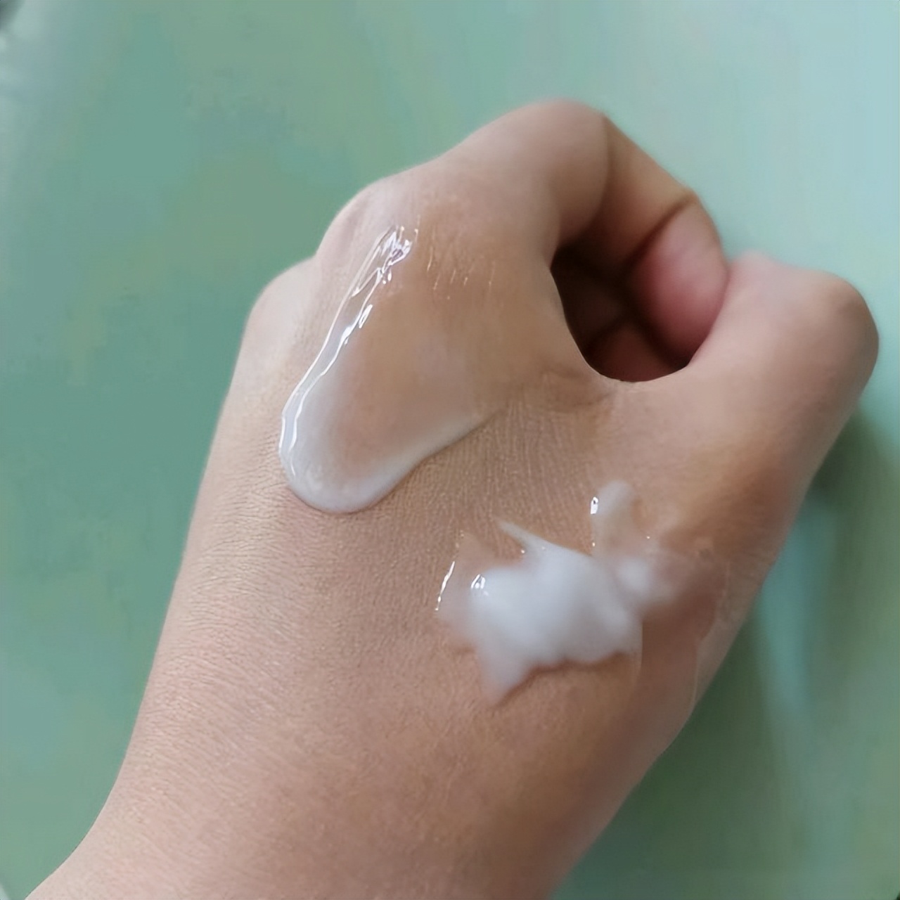 40岁女人适合眼霜,40岁女人合适的眼霜