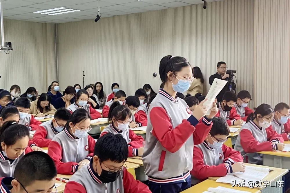 青岛君峰路中学携手莱西市济南路中学开展同课异构活动