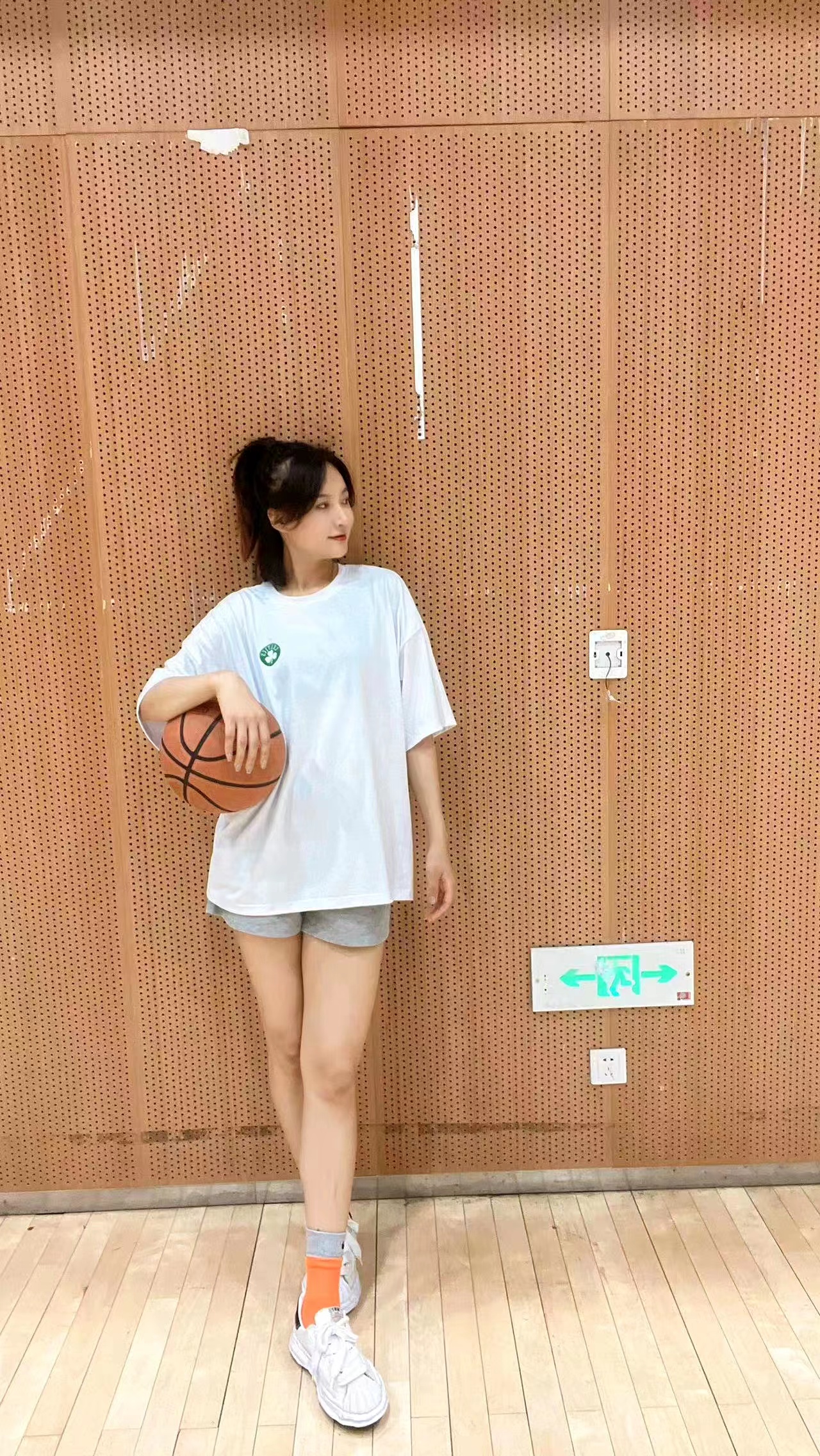 李梦事件持续发酵，别急！盘点女篮5大美女，最后一个太可惜