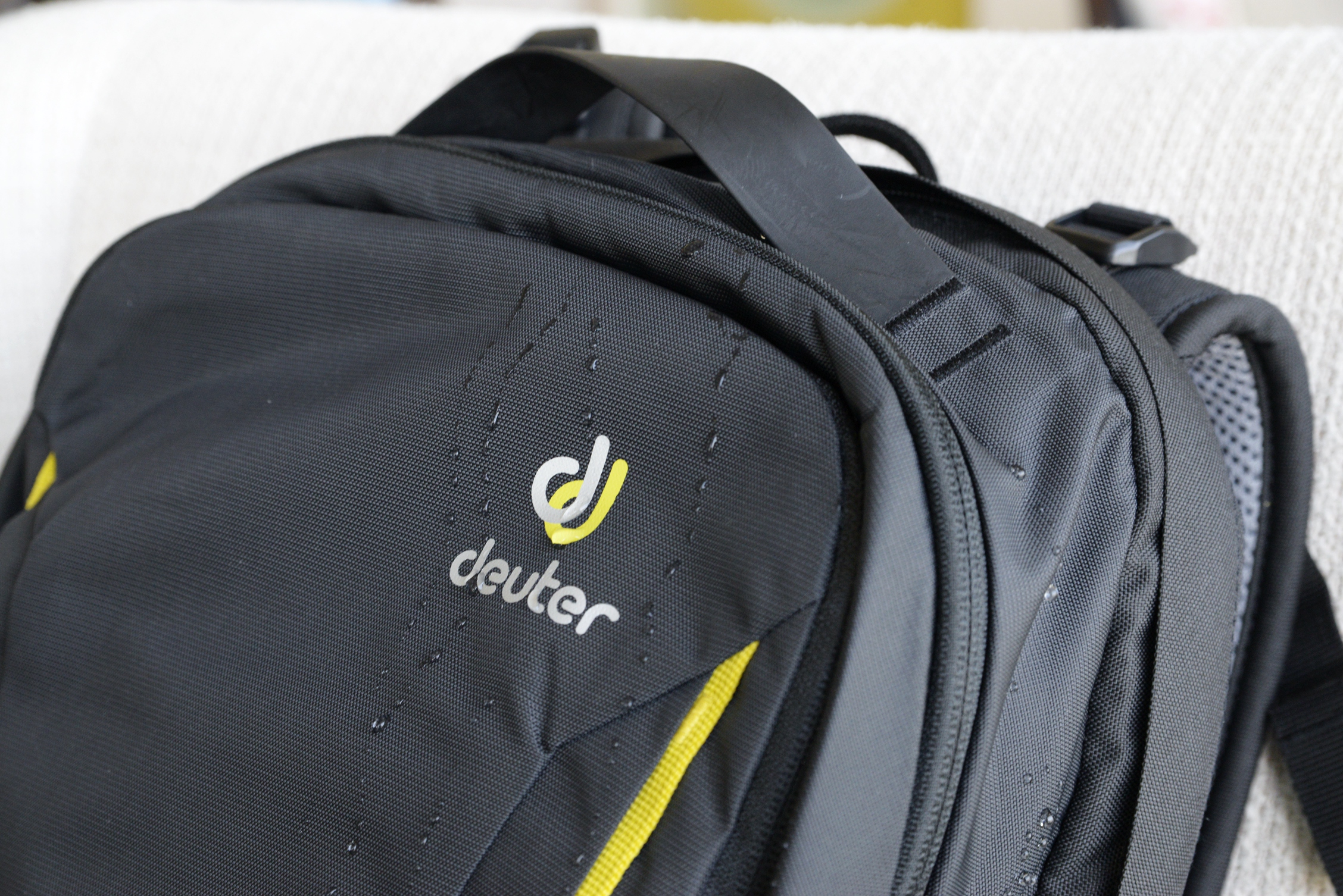 商务风格双肩电脑包,高端商务电脑背包