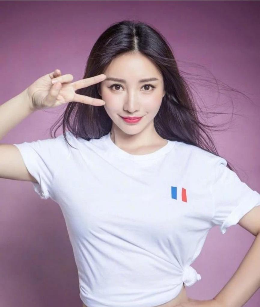 明星也逃不开的容貌焦虑：女星卸妆前后对比，自信的人才最美丽