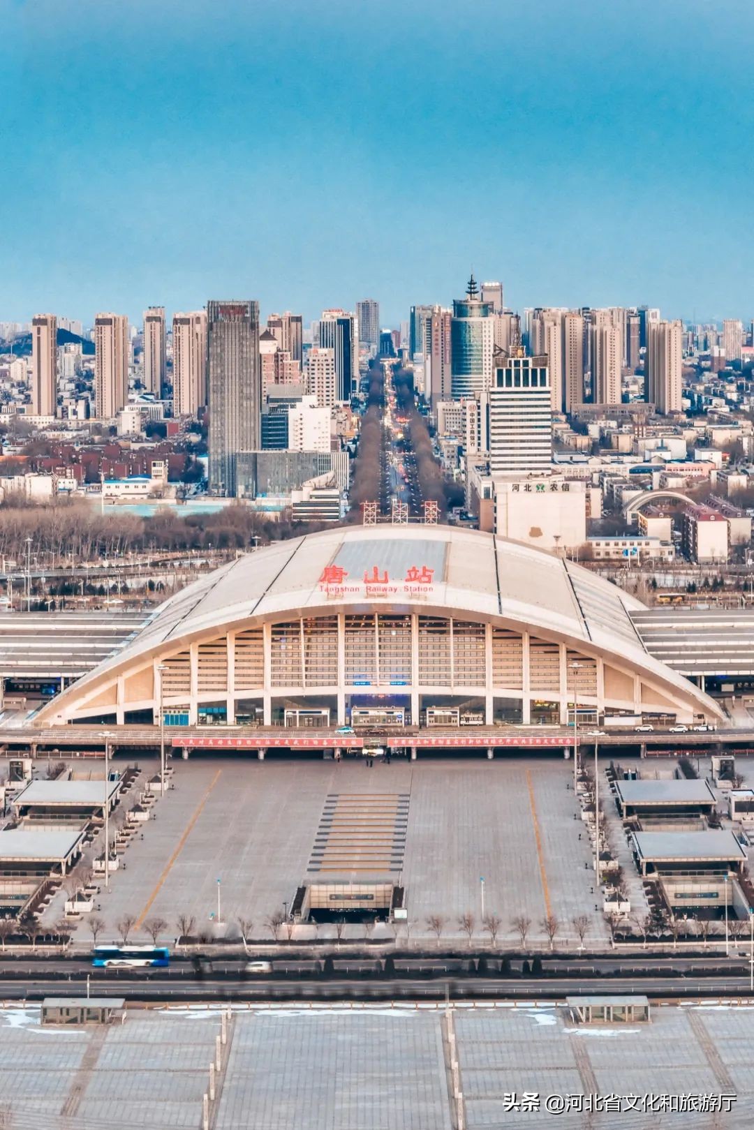 海鲜、瓷器与钢铁……被低估的“河北第一城”，到底有多猛？