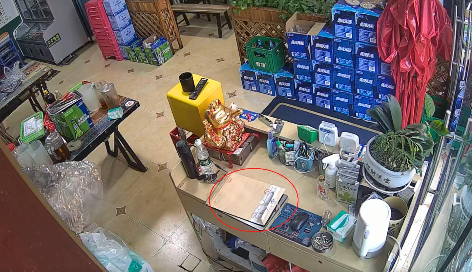 女孩档案被妈妈误拆,档案被拆女孩崩溃