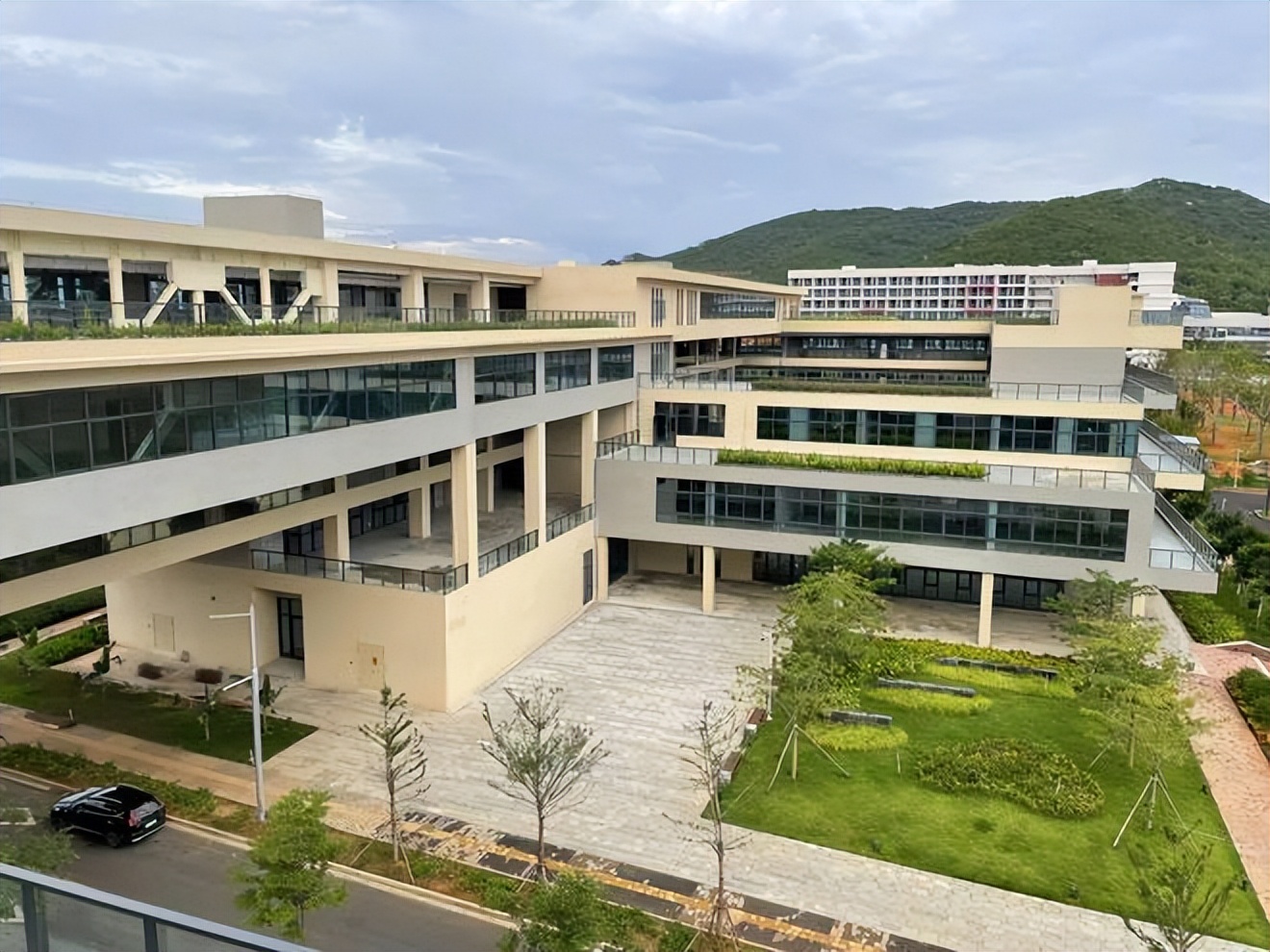 高教胜地？盘点一下海南的中外合作办学：电子科大、北邮、中传