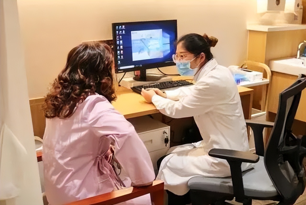 女生例假刚结束，五件事尽量忍住，迫不及待的人，子宫或伤痕累累