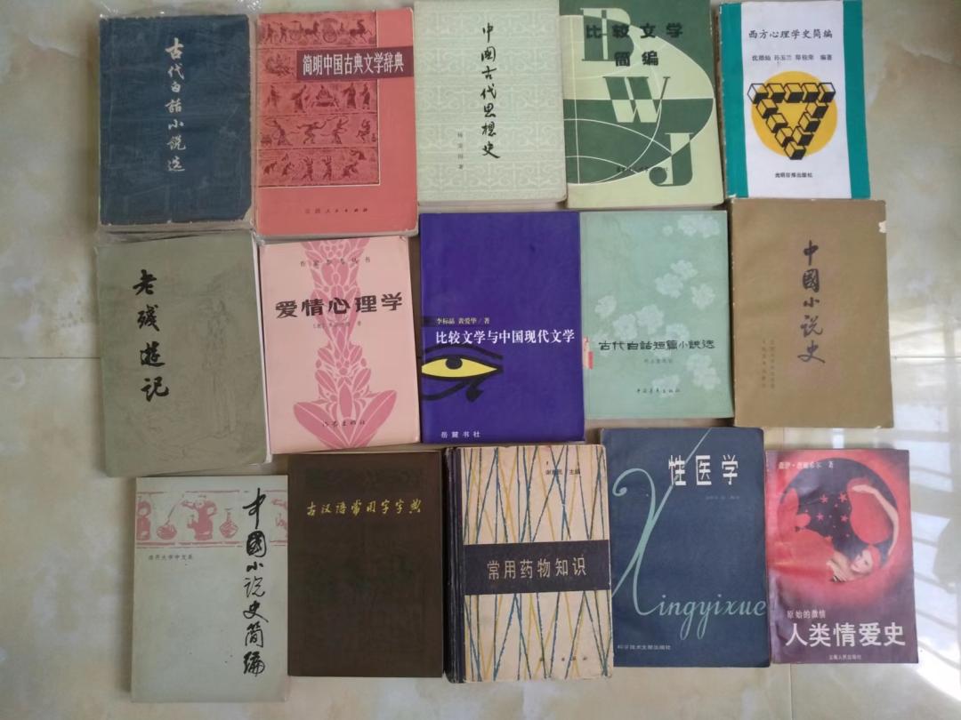 摆摊卖旧书哪里进货,摆摊卖旧书体验生活