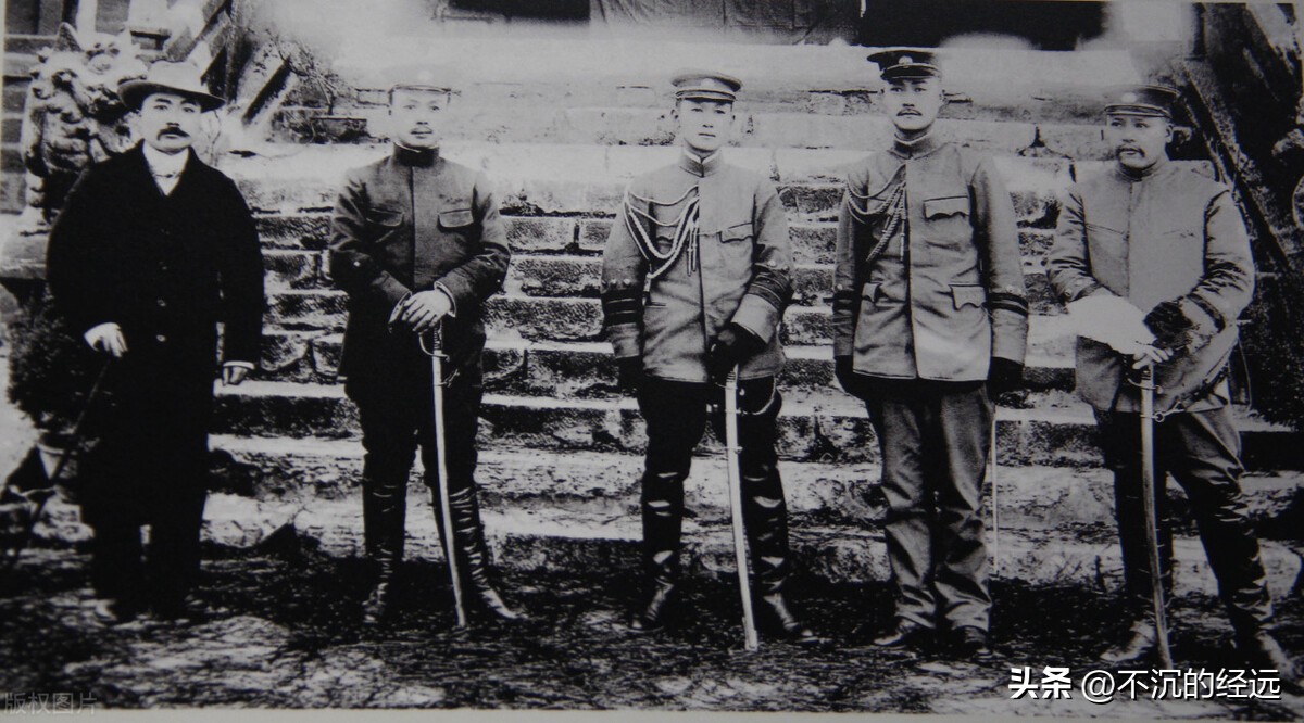 民国初年北洋集团盛极一时，为何袁世凯一死，就四分五裂了呢