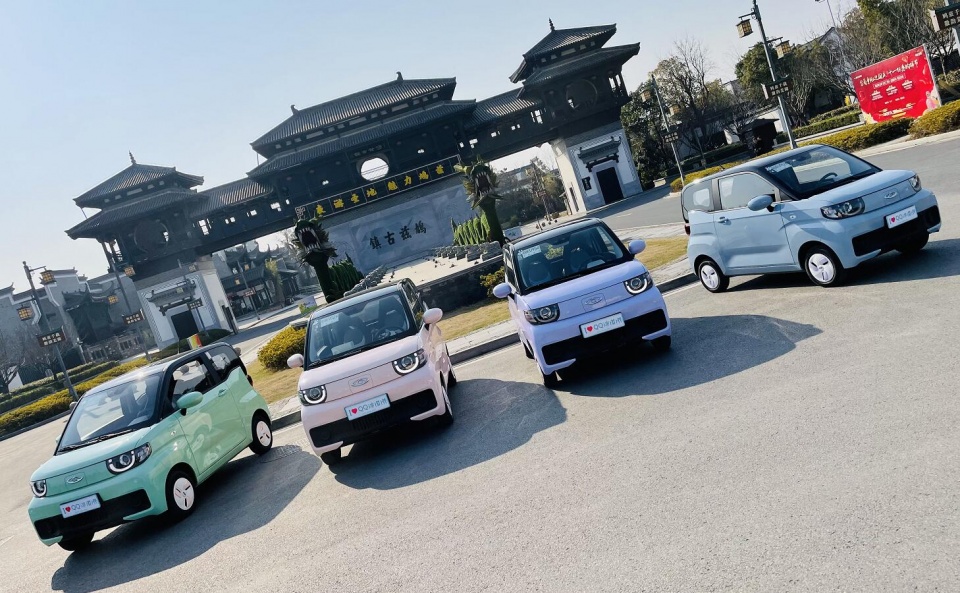 新能源奇瑞qq冰淇淋四座,奇瑞新能源qq冰淇淋试驾