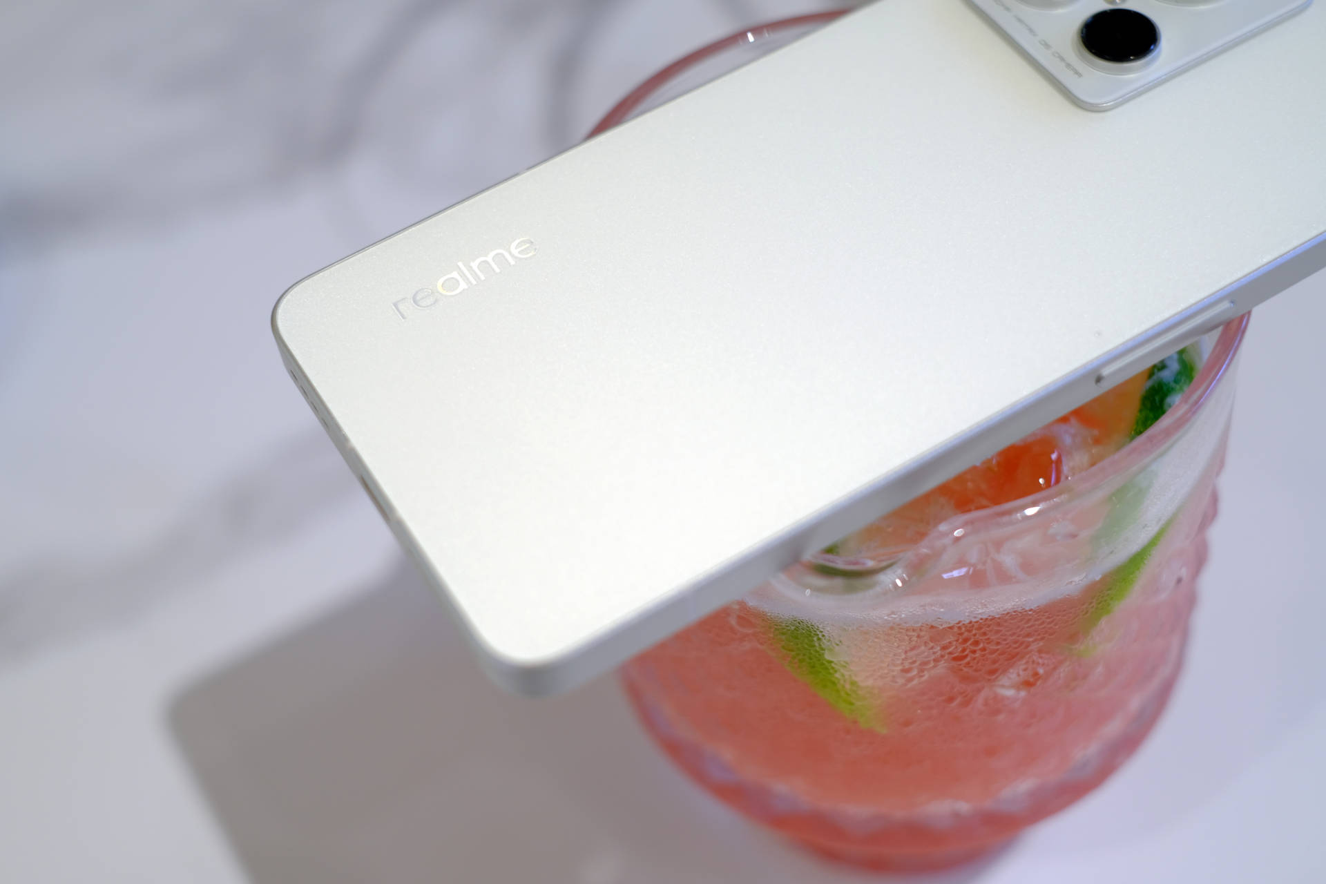 真我gt2大师探索版和上代对比,真我gt2大师探索版评测