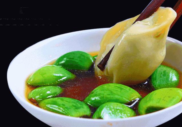 腊八蒜和糖醋蒜哪个更好吃,腊八蒜和糖蒜哪个更有营养价值