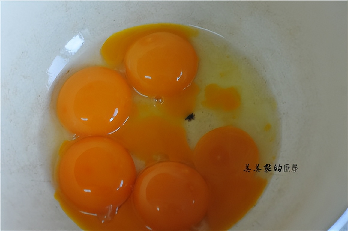 怎么做蛋糕不用电饭锅不用烤箱,怎么用电饭锅做蛋糕又软又蓬松