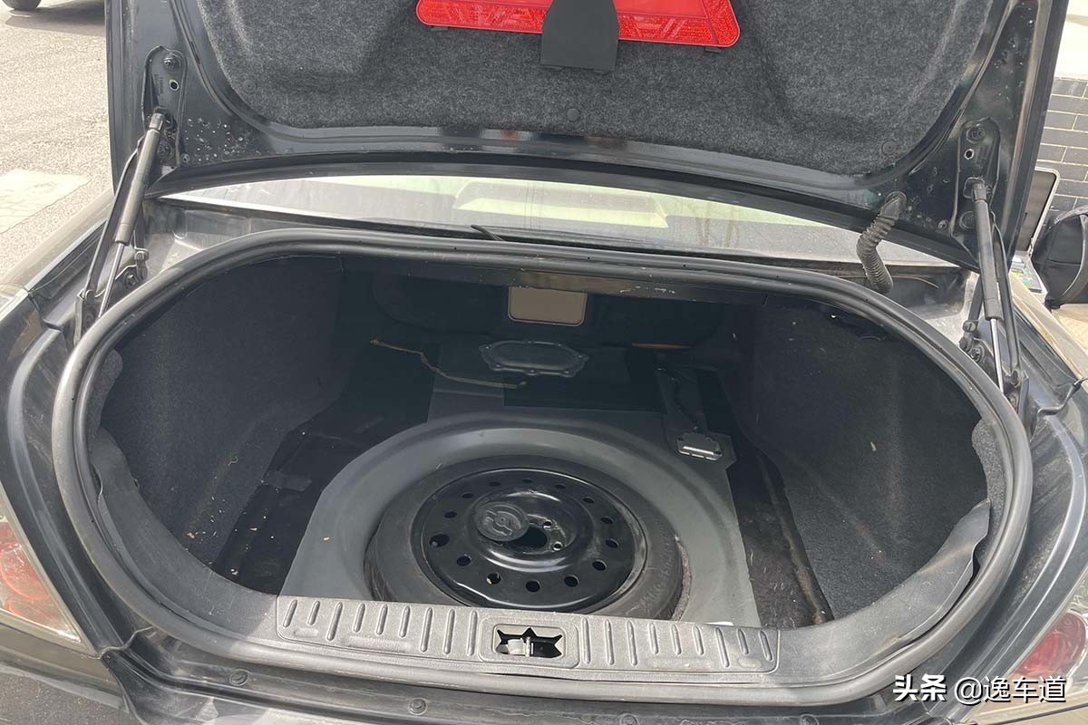 二万二手君越,买别克君越二手车检查细节