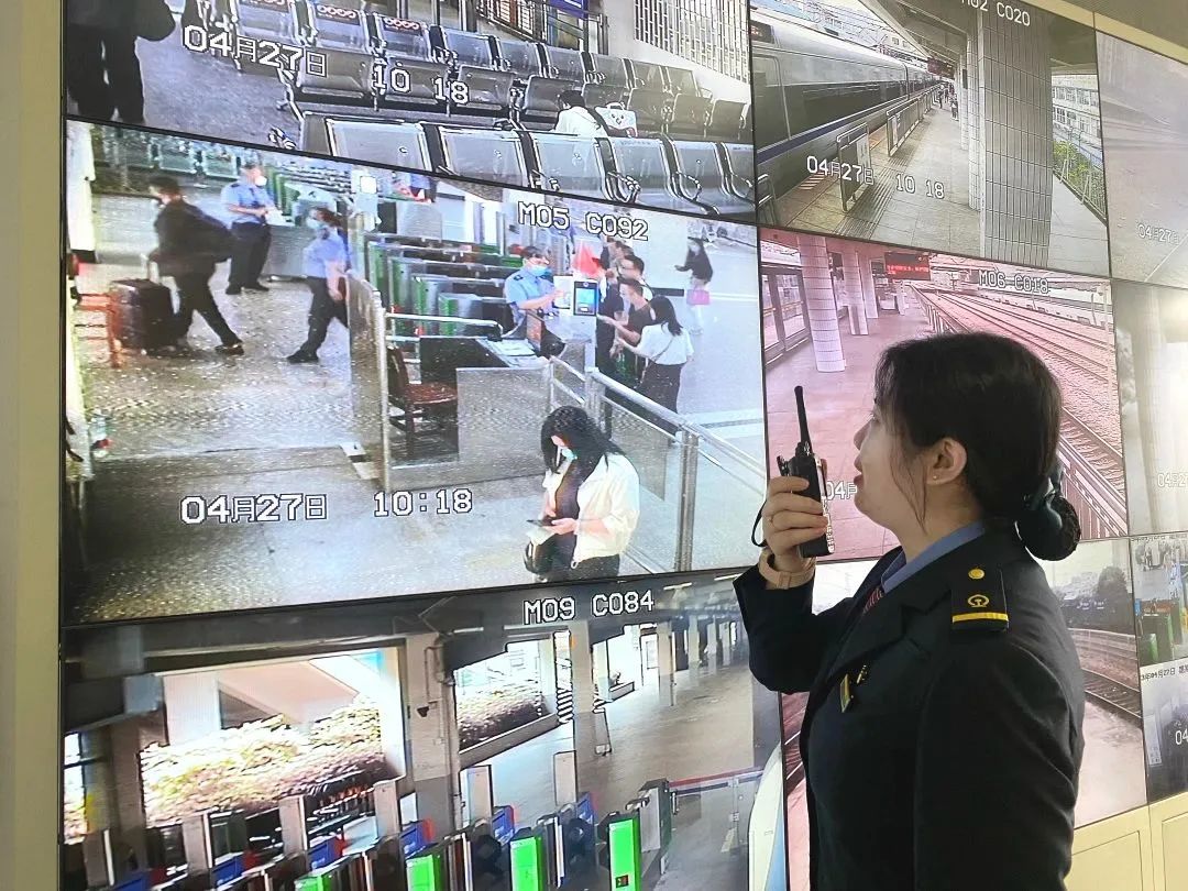 动起来为新的力量喝彩歌词,动起来给生活添点彩的图片