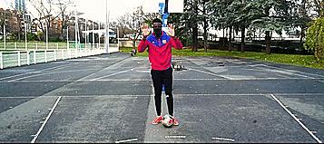 十大精彩足球技巧,十大足球技巧过人动作