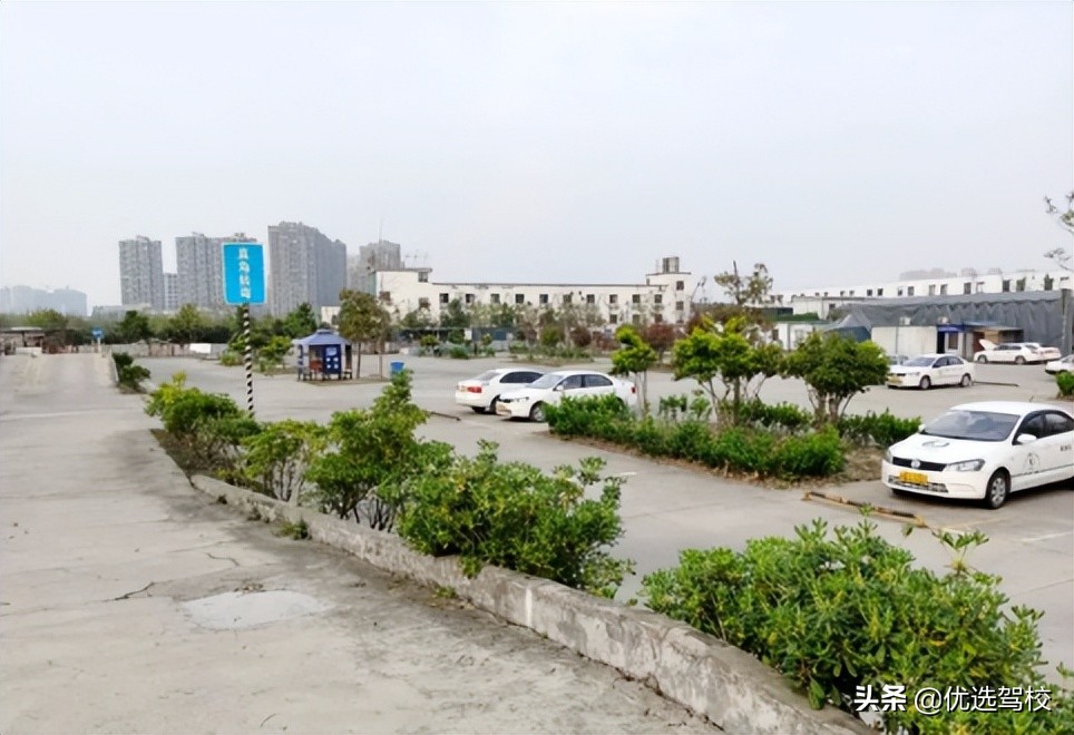 北京驾校推荐哪家好点,青岛比较好的正规驾校推荐