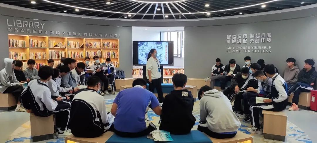 提升阅读能力，深圳市携创高级技工学校把语文阅读“搬”进图书馆