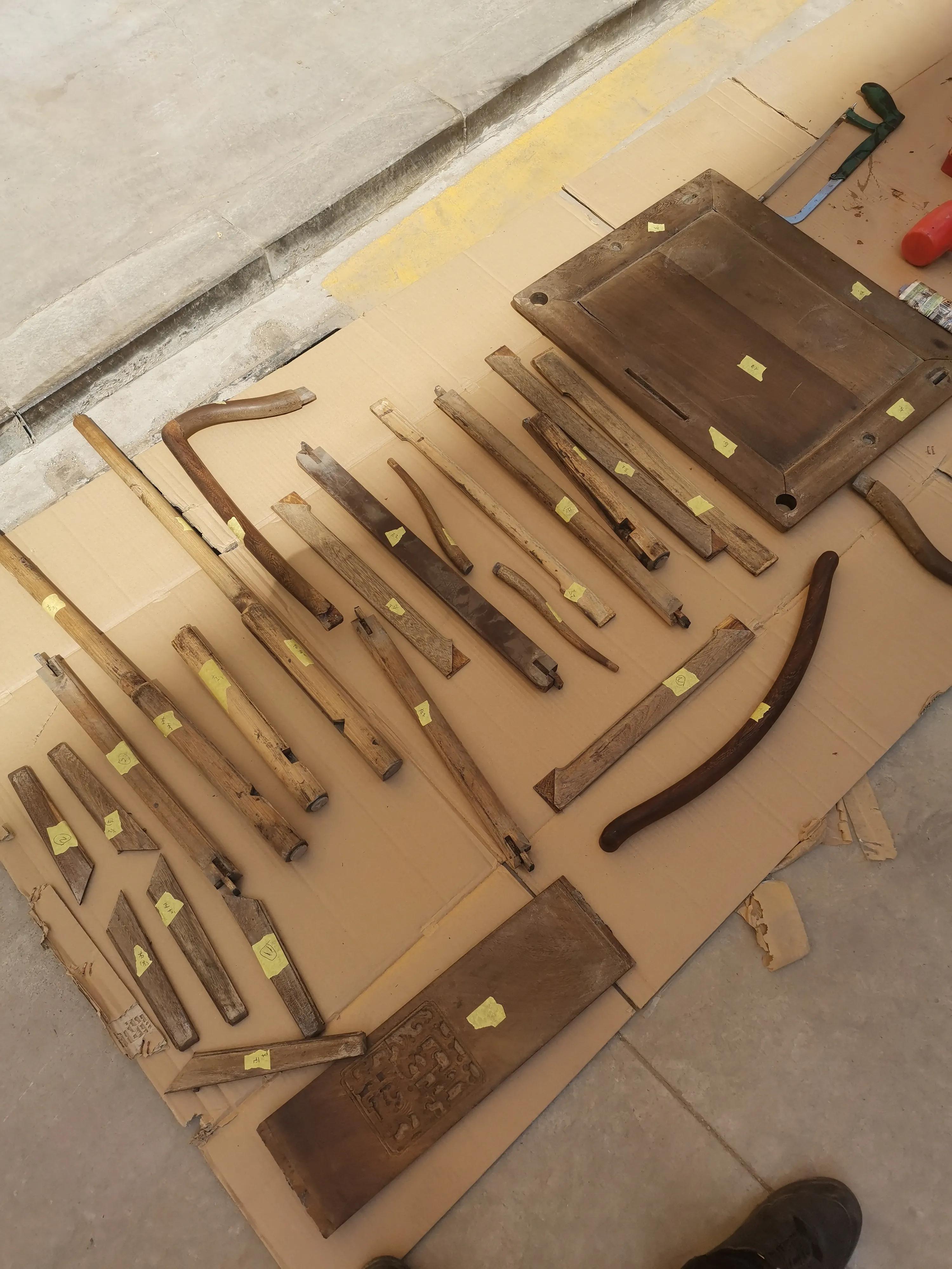 椅子损坏怎么修,椅子被拆了怎么修复