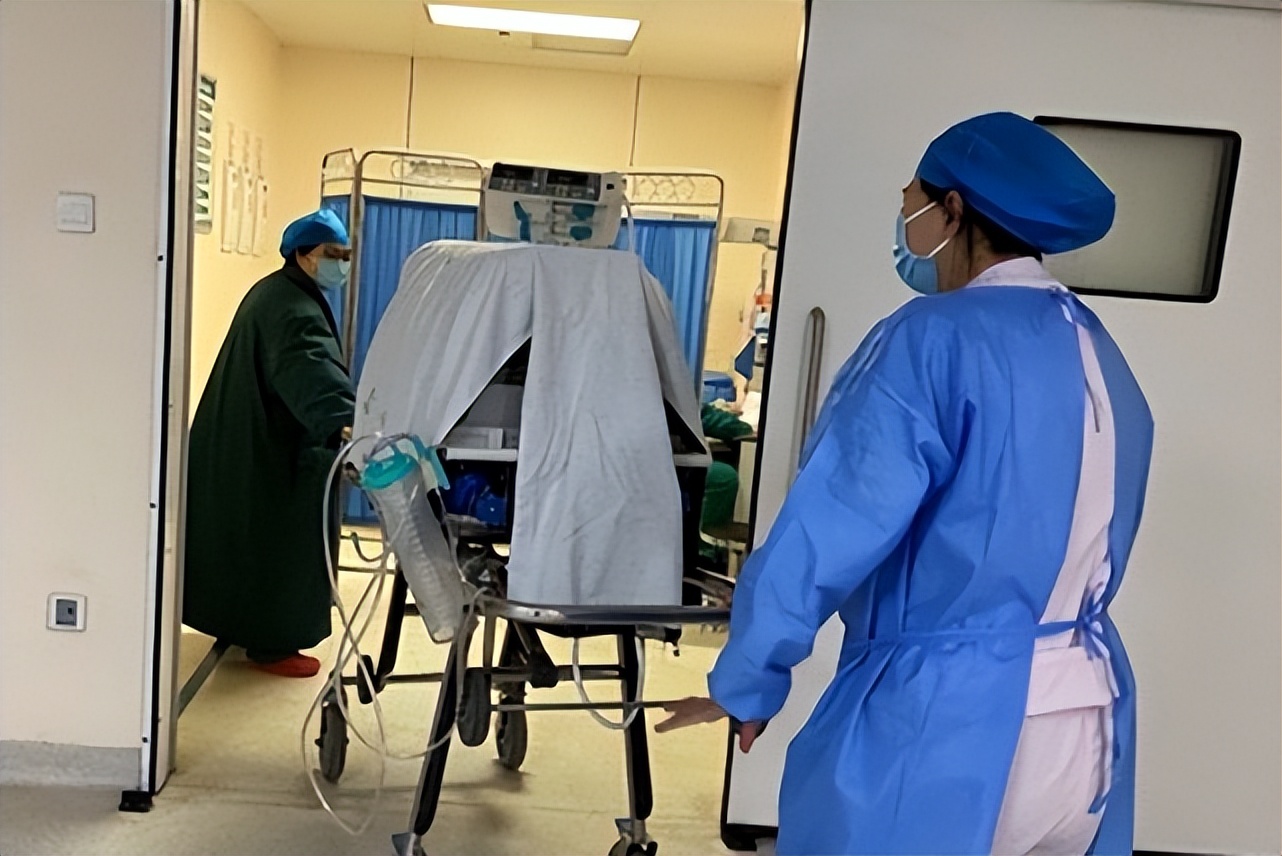 坚守岗位别样新年,坚守在工作岗位的年味