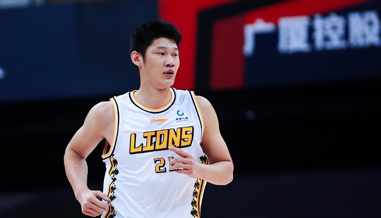 官方公布胡金秋伤情,胡金秋小腿骨折多久恢复