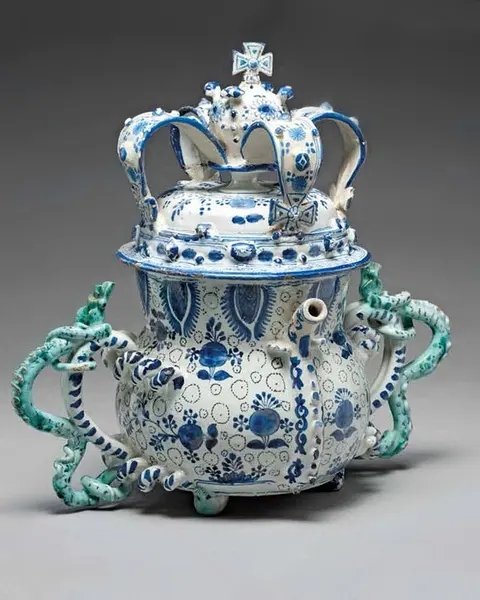 中国古青花瓷饰品,青花瓷天青色瓷器