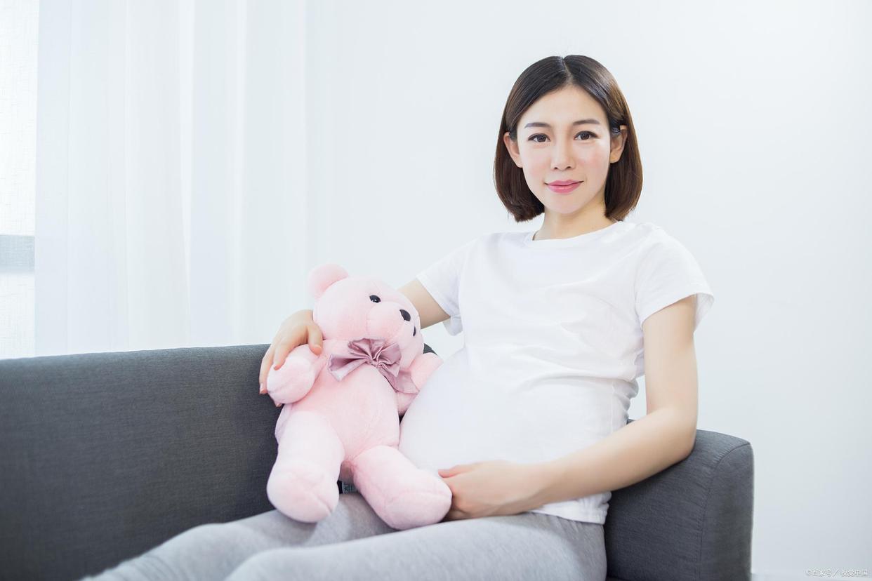 孕妇37.6阳性怀孕2个月用吃药吗,孕妇7个月阳了37.2对胎儿有影响吗