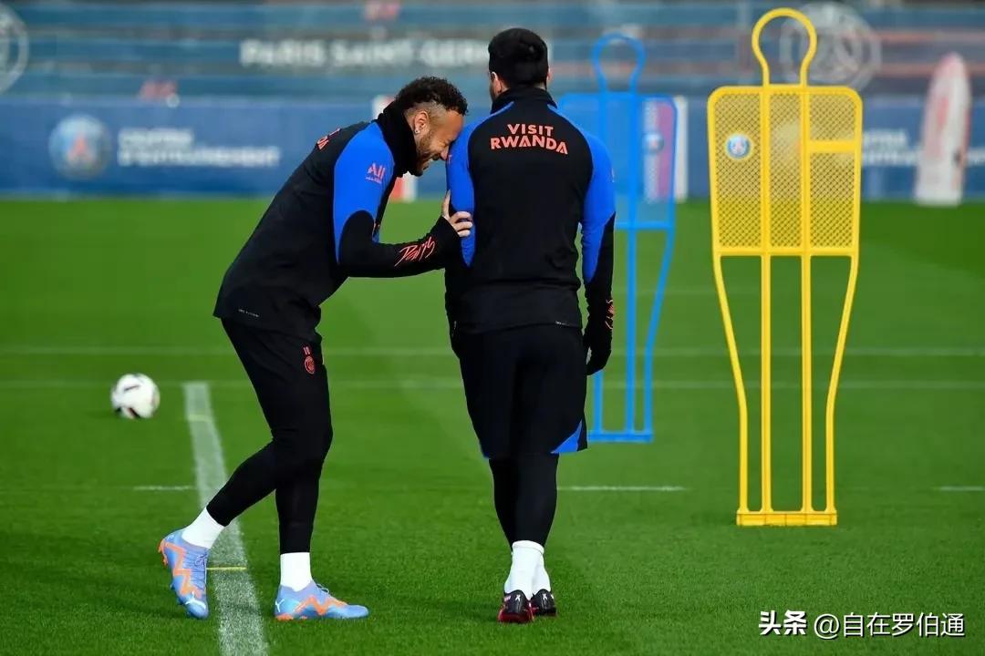 三英战梅西最佳球会,曼城对巴萨梅西