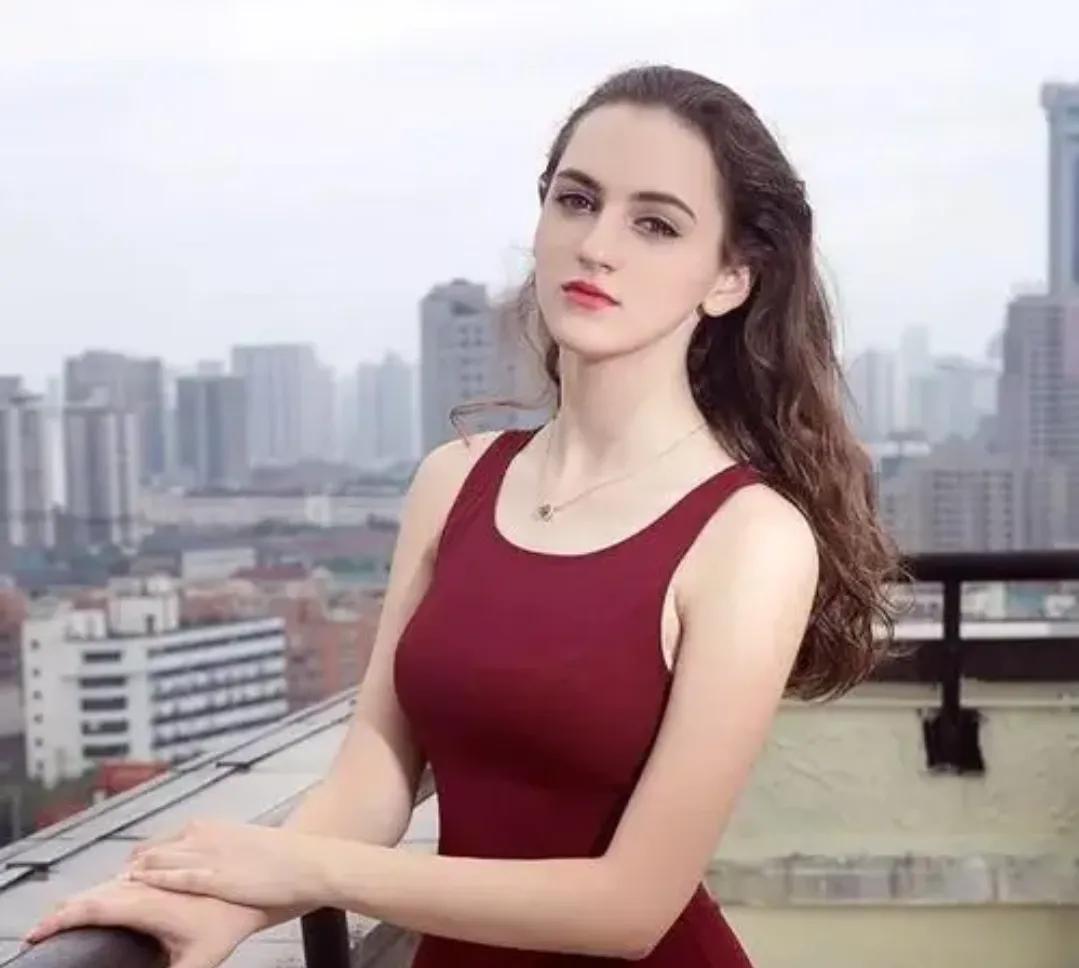 同性恋总统:他们国家目前面临的问题是人口问题。说一套做一套？