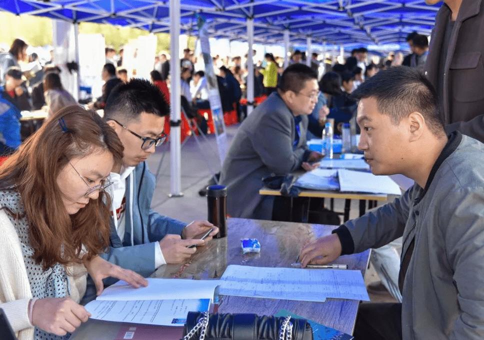 专家建议“何不食肉糜”，一个赛一个离谱，大学生：建议专家闭嘴