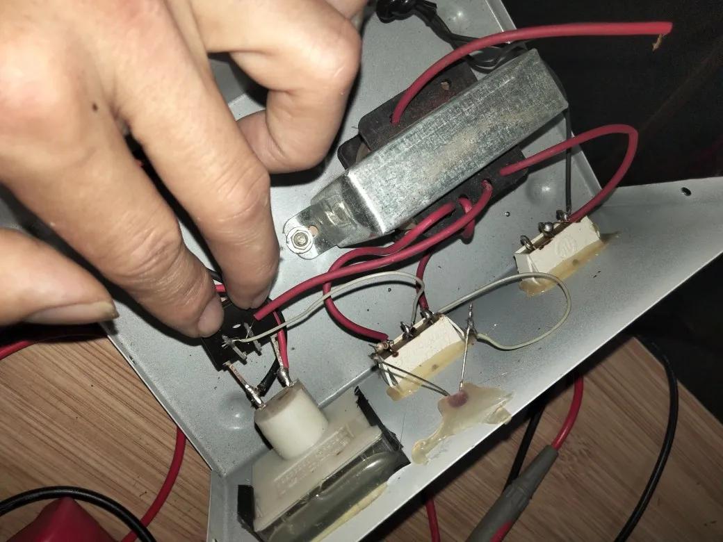 6伏12块蓄电池充电器,6-12伏锂电池充电器