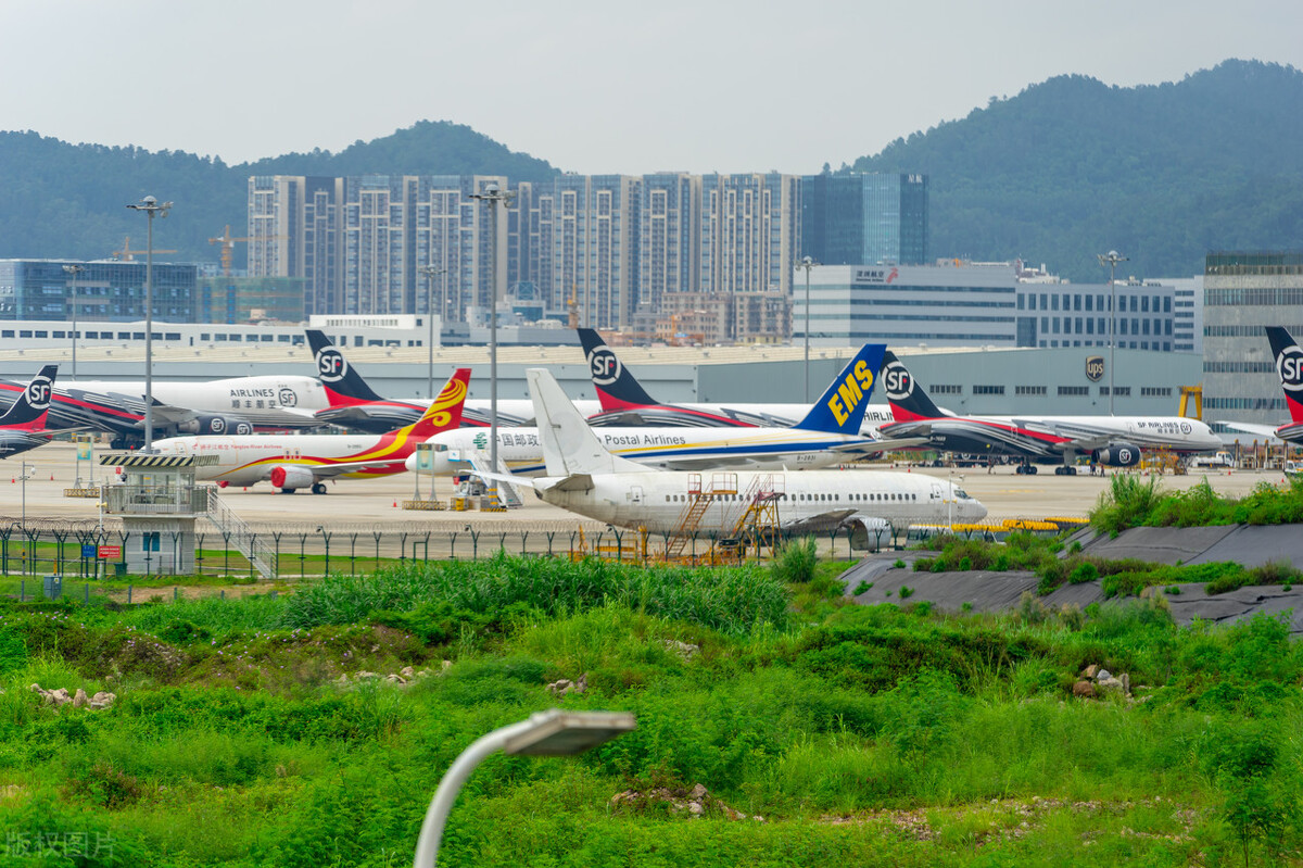 中国邮政却是快递行业的佼佼者,中国邮政与民营快递区别