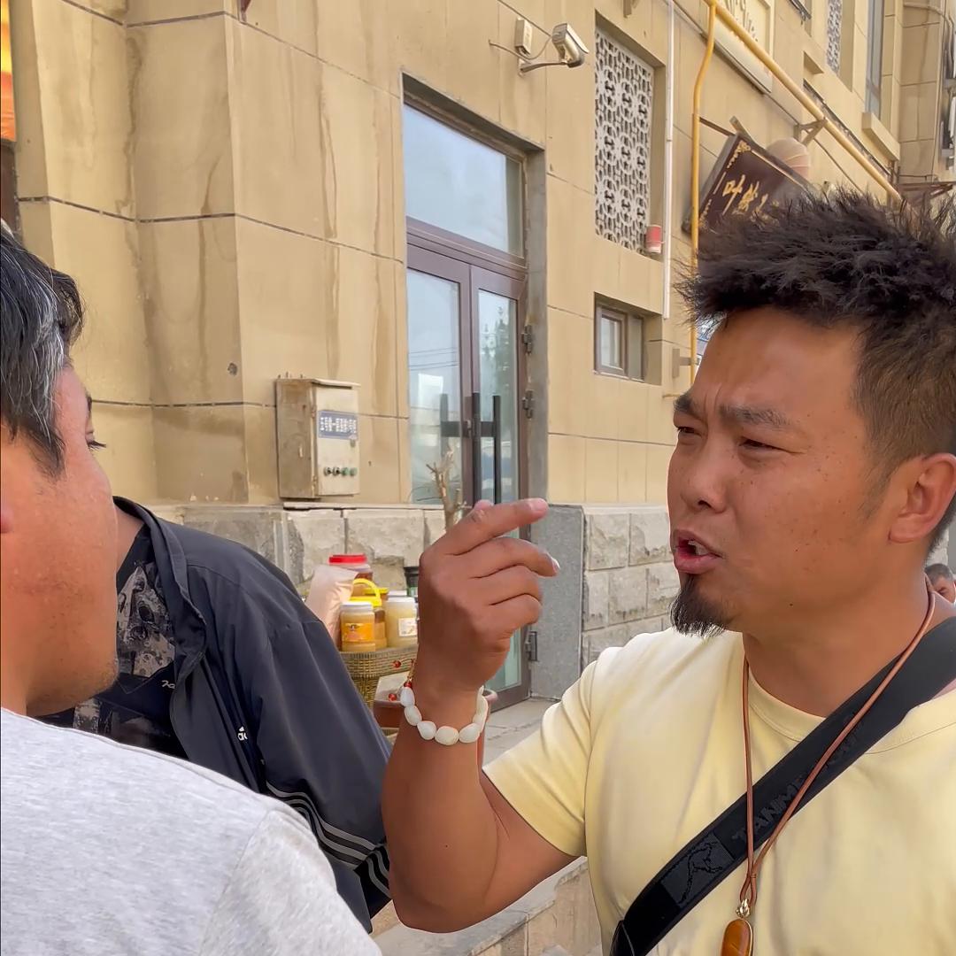 飞花水墨，素丹青，沁泠红润，妆如霞。#和田玉