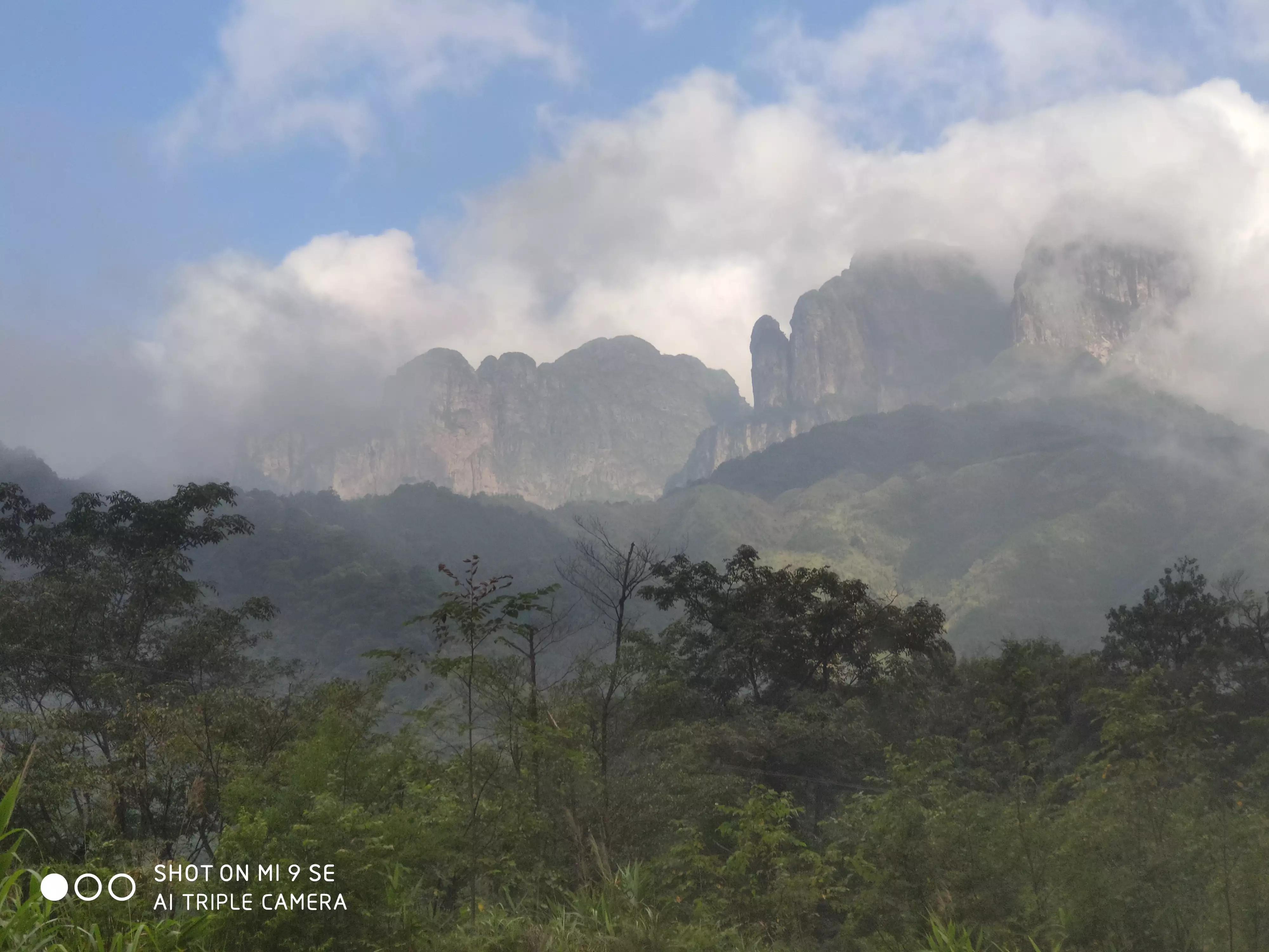 金秀六巷挂壁公路怎么走,航拍金秀六巷乡挂壁公路