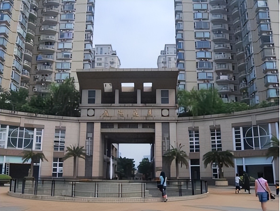 龙湖地产最新现状分析,地产30强现状