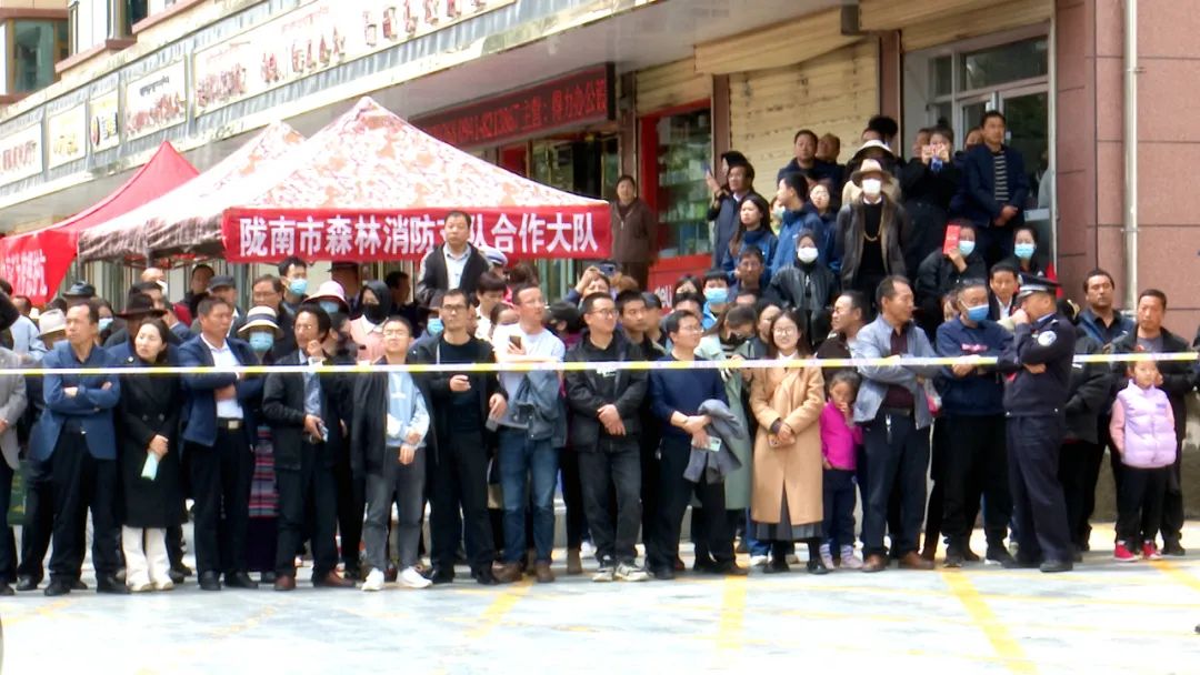 高考书写人生的机会,高考是奋斗拼搏的答卷