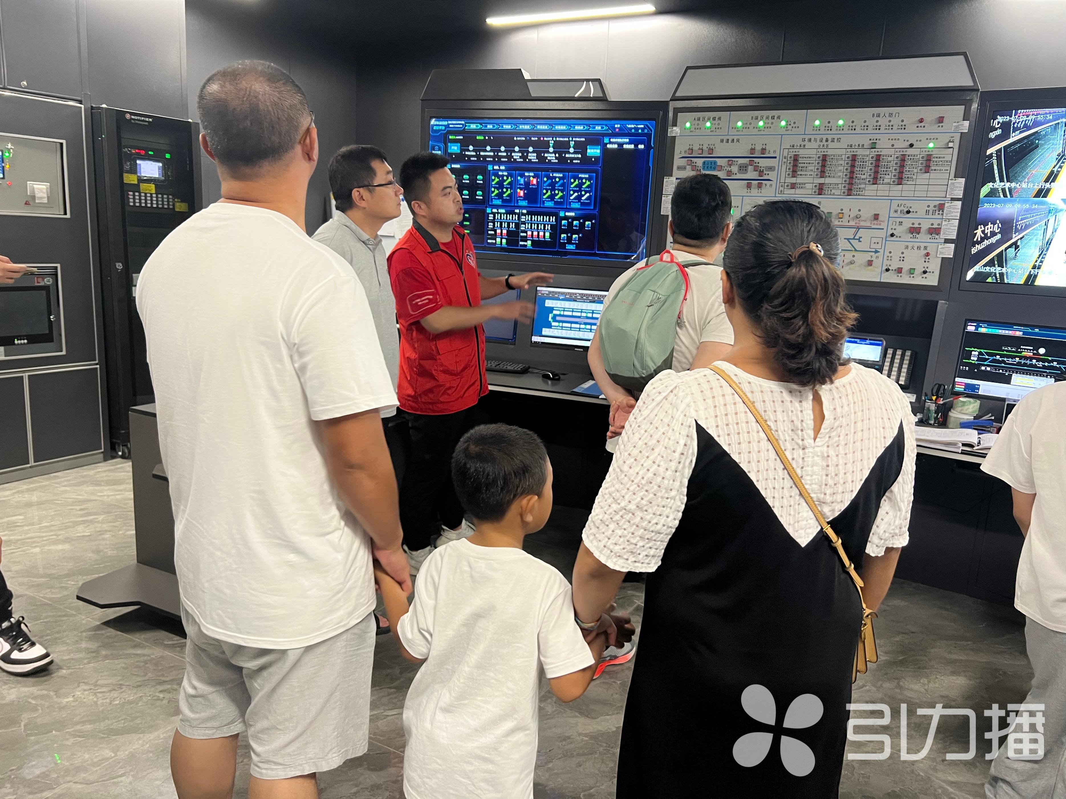 为“小候鸟”圆梦！和父母一起乘着苏州轨交11号线去上海！