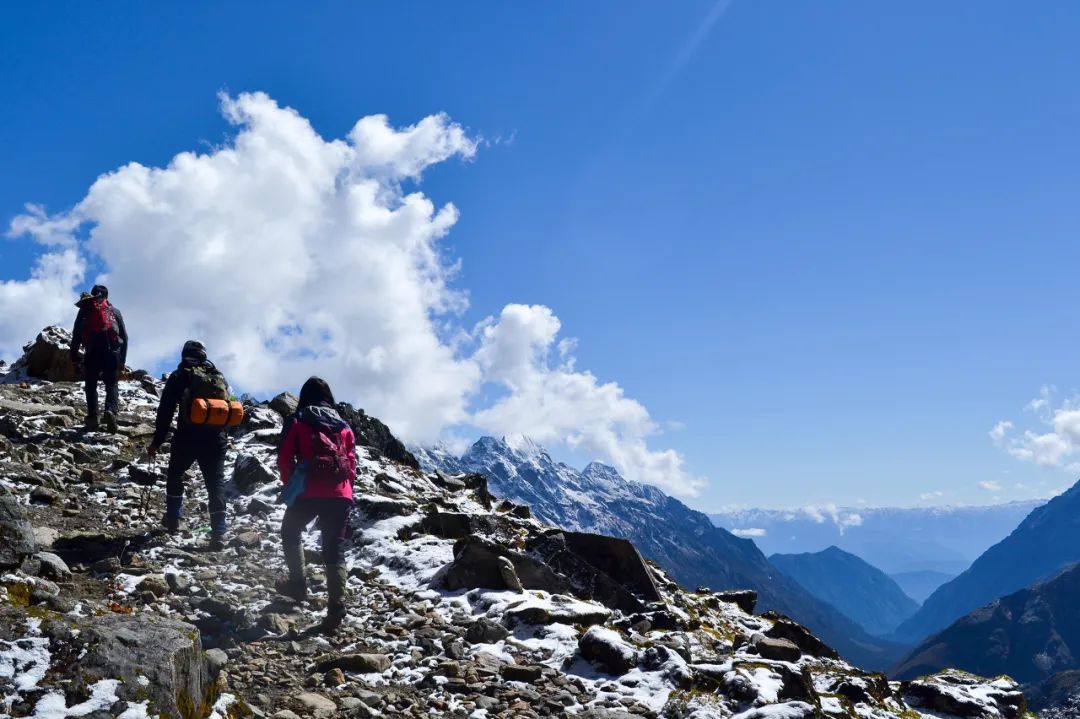 中国十大最自虐徒步路线,中国十大经典徒步线路