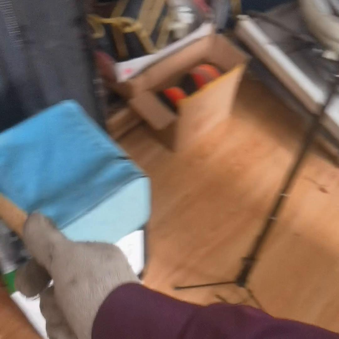 用户送了一台不用的洗衣机给我，我就把它清洗下，洗洗袜子...